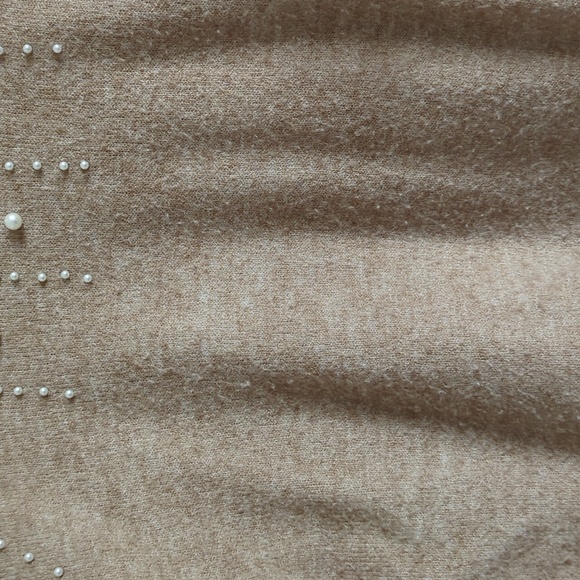 H&M Ladies Sweater - Picture 2 of 7